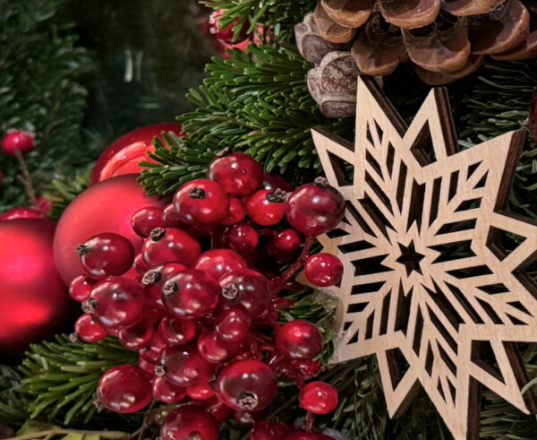 New Year's Eve at the Railway Carriage Theater to Treno sto Rouf